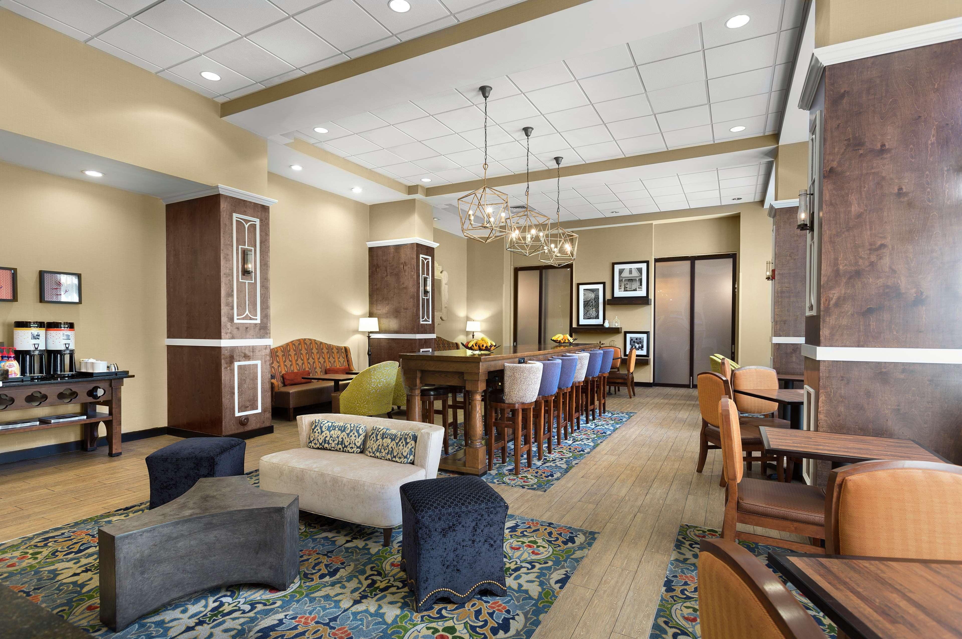 Hampton Inn Belmont at Montcross Eksteriør bilde